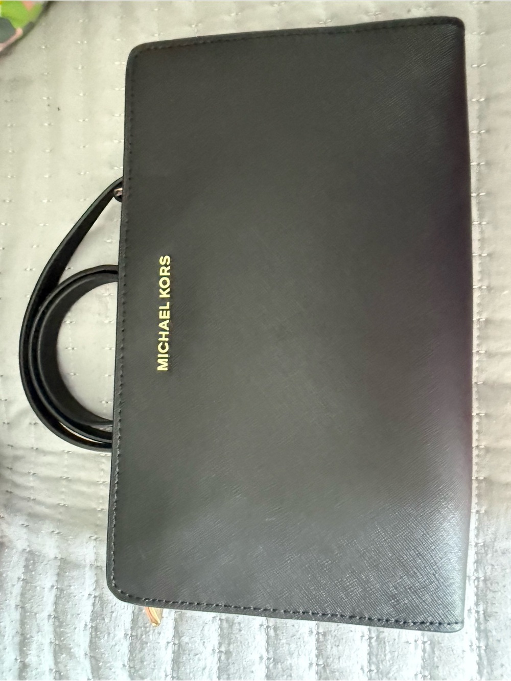 Michael Kors Black Quilted Zip-Top crossbody/clutch